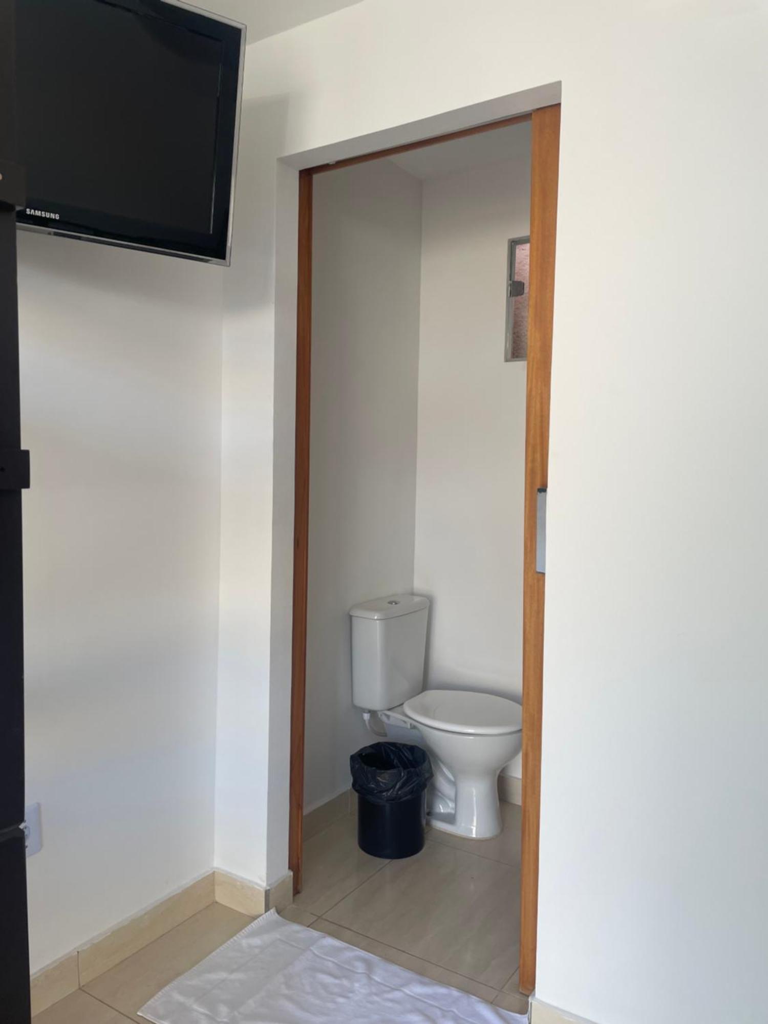Suite 1 - Container 巴雷图斯 外观 照片